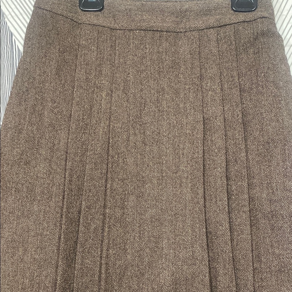Classic Brown Pleated Skirt - Picture 4 of 4